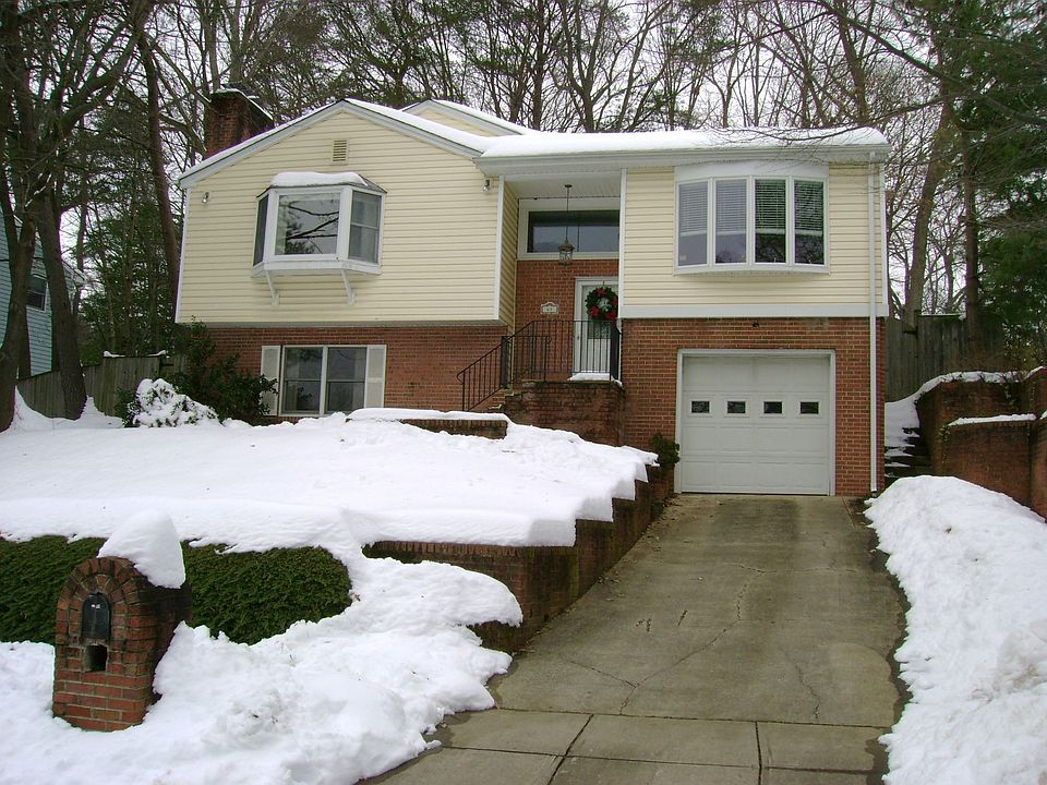 1st image of 68 Stratford Dr