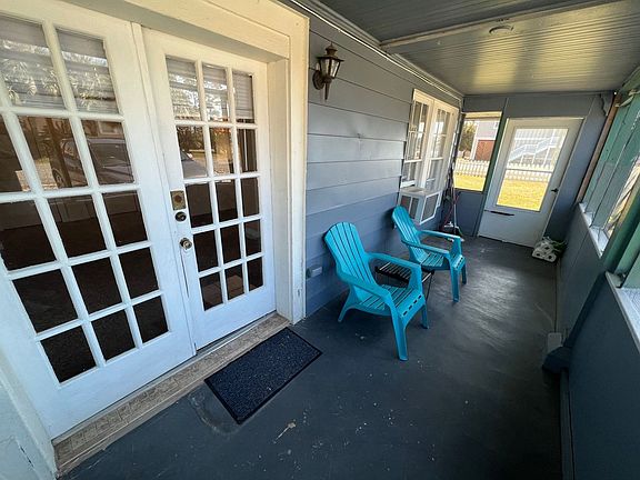3rd image of 400 E Sunset Ave