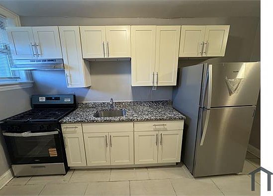 3rd image of 1340 W 82nd St
