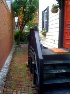 2nd image of 204 Bunker Hill St