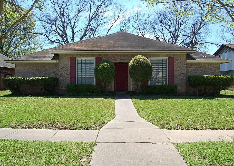 1st image of 4905 Cliffwood Dr