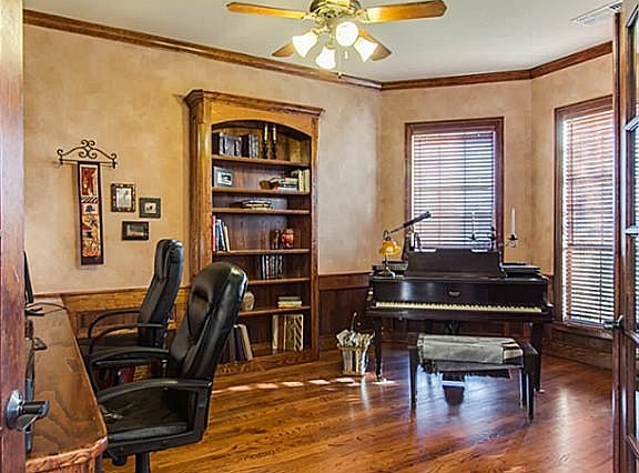 4th image of 9159 Saddle Horn Ct