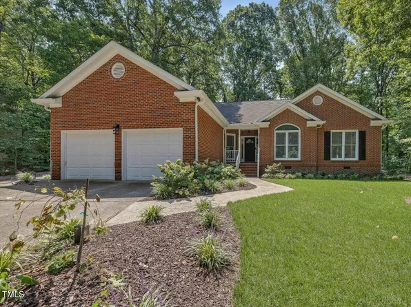 406 Lochside Dr, Cary, NC 27518