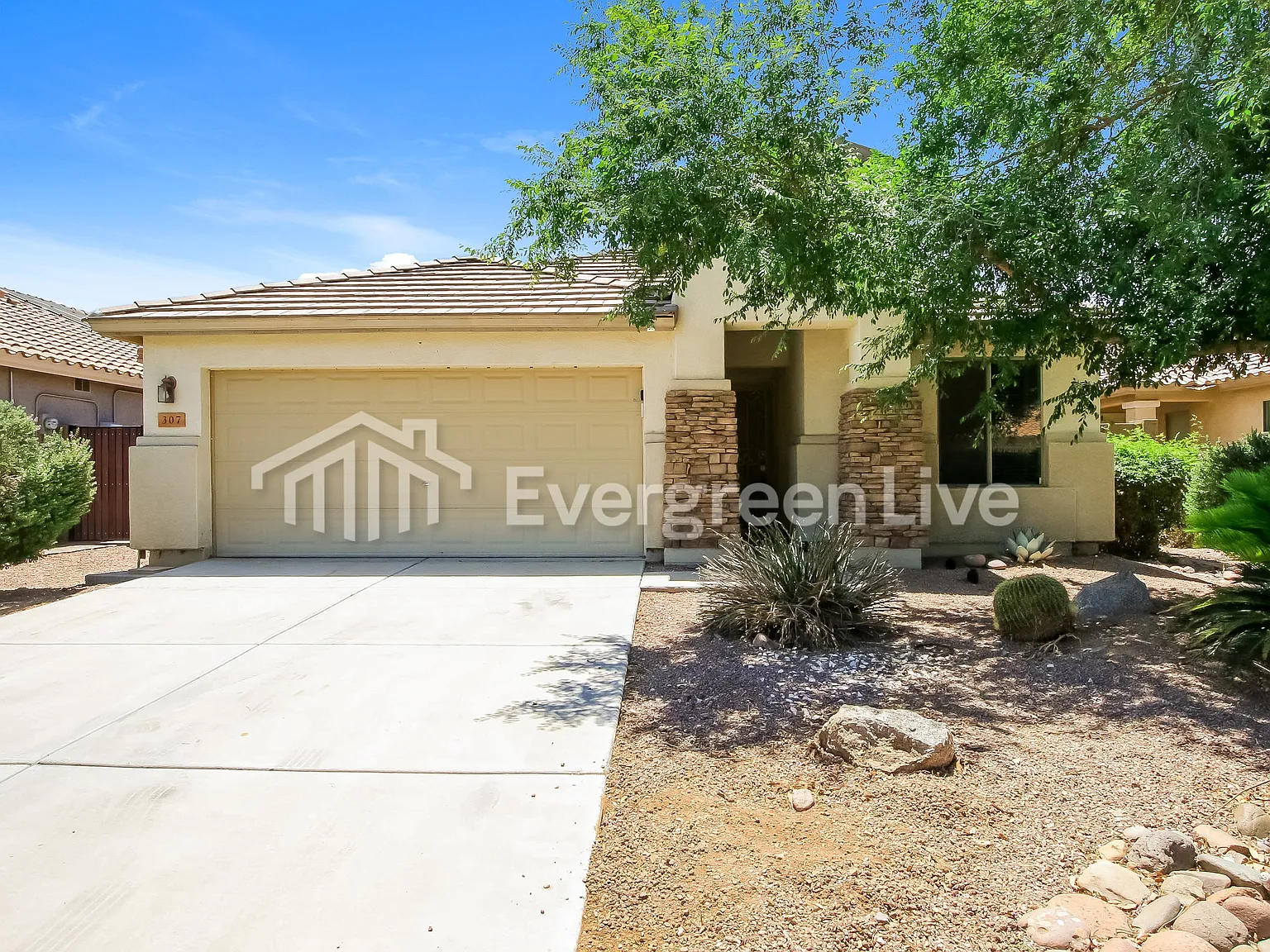 4 bed, 3.0 bath, 1840 sqft, $1,795 — Photo 1