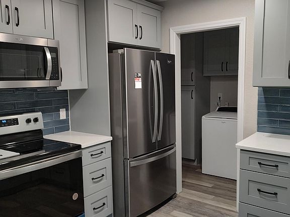 5th image of 2444 Dakota Dr