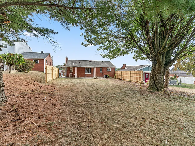 6355 Crestview Dr — Photo 21