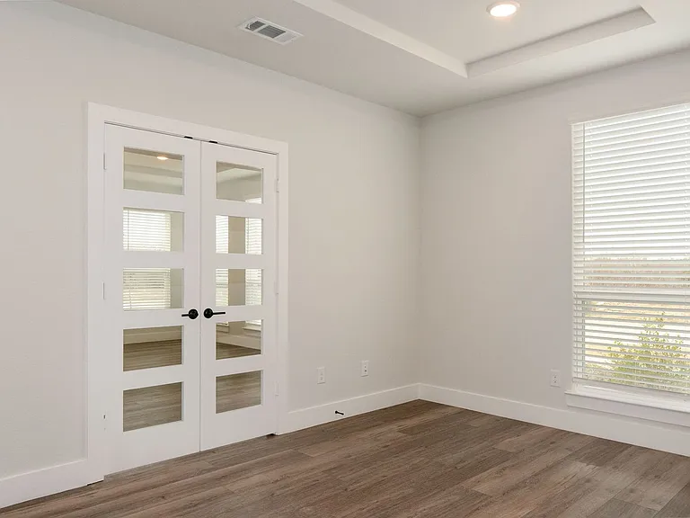 1609 Whisperwood Way — Photo 9
