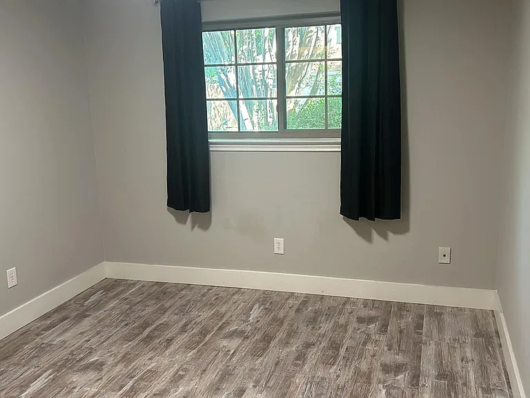 1405 Bogard Ln — Photo 8