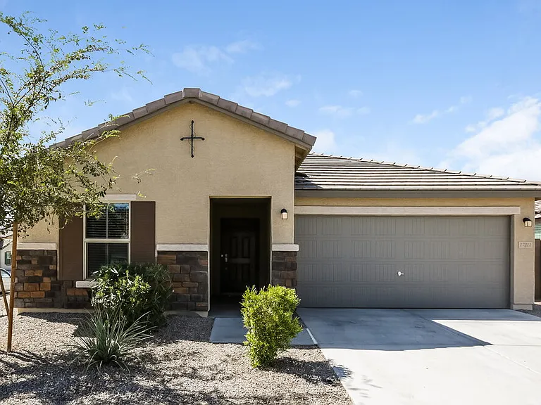 17211 W Gibson Ln — Photo 1