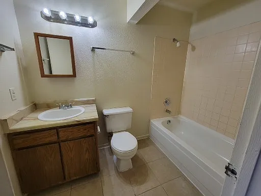 1 bed, 700 sqft, $1,200 — Photo 3