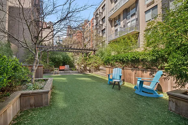 Sold by Compass | media 7