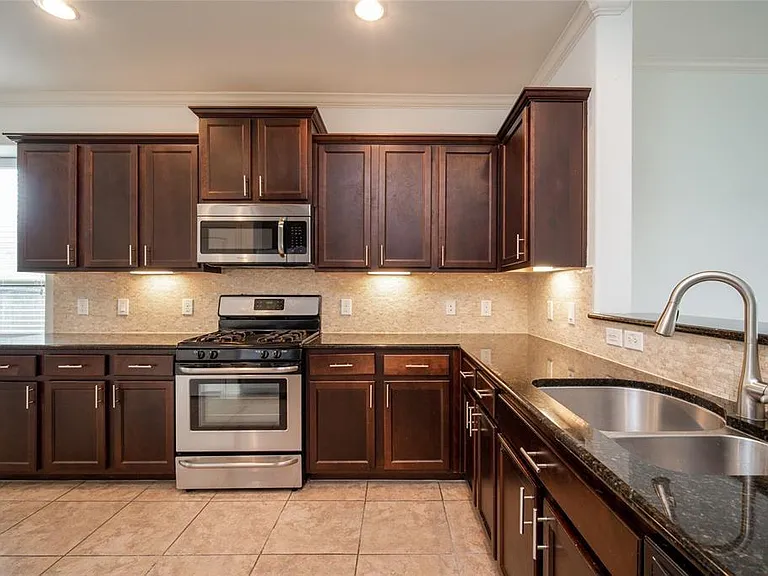 6731 Trinity Trail Ln — Photo 12