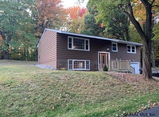 47 Mannix Rd, East Greenbush, NY 12061