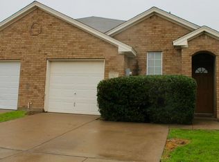 907 Walnut St, Burleson, TX 76028