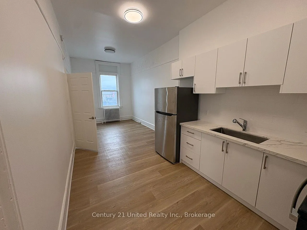 3 bed, $2,100 — Photo 4