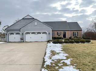 3203 Brennan Ln, Bloomington, IL