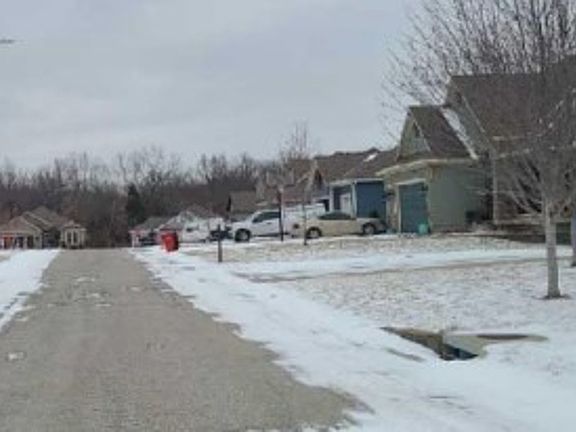 Exterior Neighborhood (street photo)