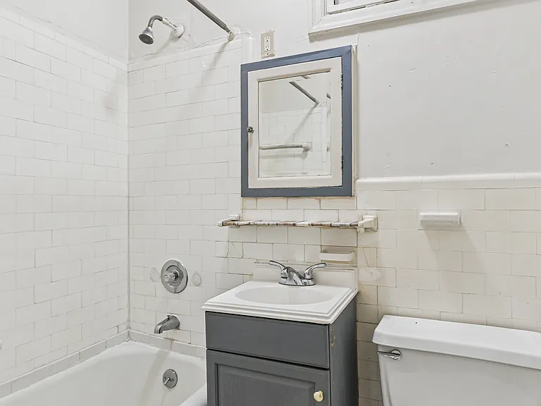 124 Argyle Rd #C6 — Photo 11
