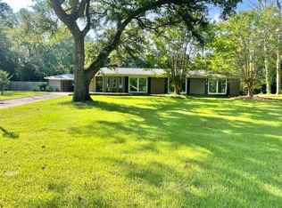 1990 Susan Dr, Greenville, MS 38701
