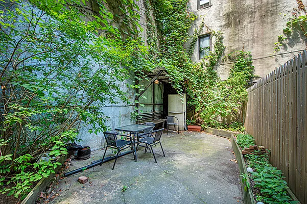 Rented by Compass | media 9