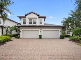 7854 Hawthorne Ter, Naples, FL