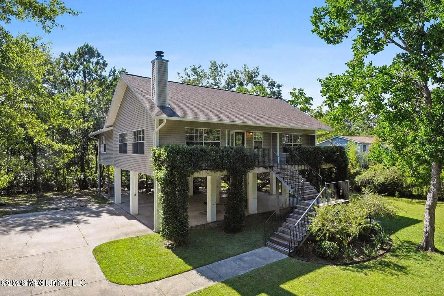 3 bed, 2.0 bath, 1678 sqft, $2,400 — Photo 1