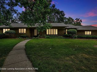 3218 S Cambridge Rd, Lansing, MI 48911