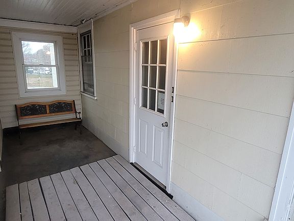 3rd image of 1104 Bridge St Floor 2