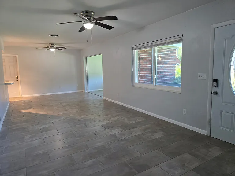 507 Lake Lulu Dr N — Photo 12