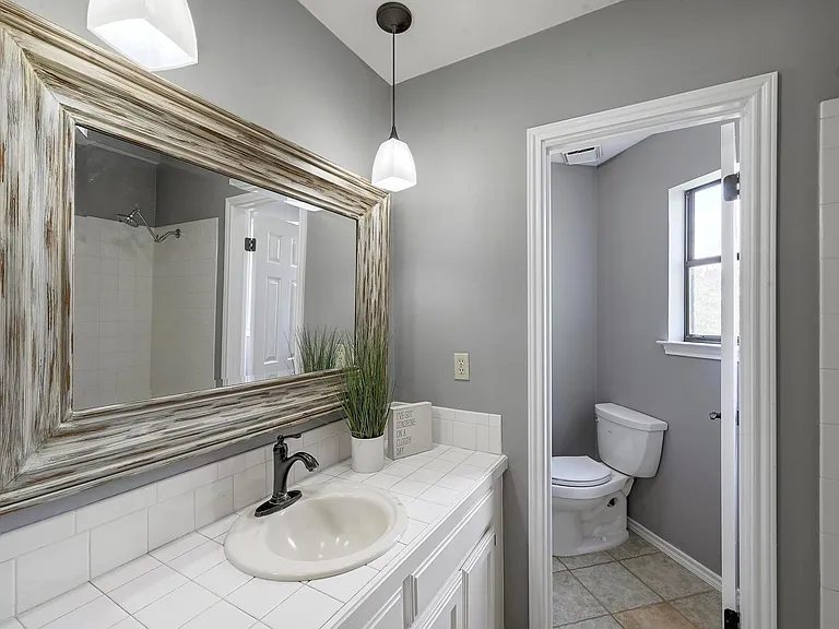 122 Acapulco Dr — Photo 22