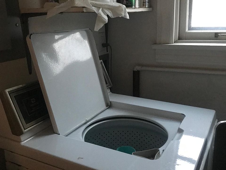 1st image of 3046 N Clifton Ave APT 3F