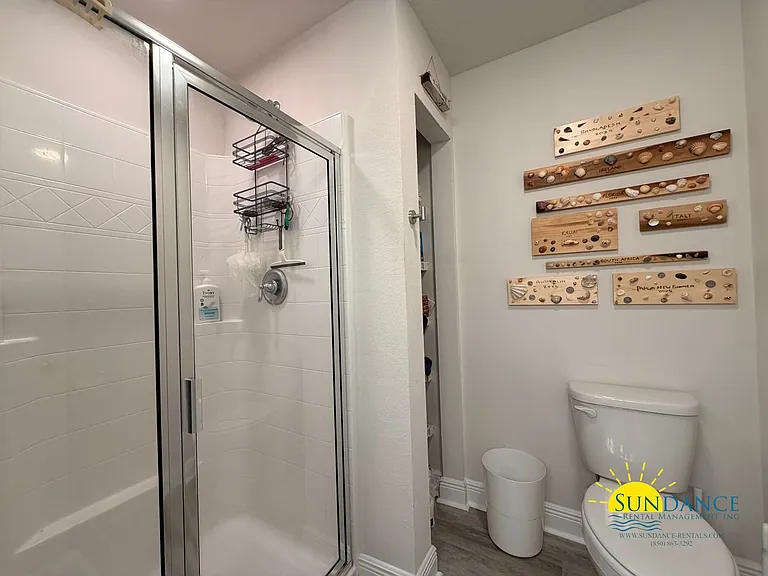 1015 McLaren Cir — Photo 16
