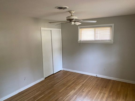 3rd image of 1407 Westbriar Dr