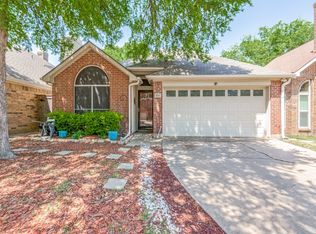351 Arbor Ct, Euless, TX 76039