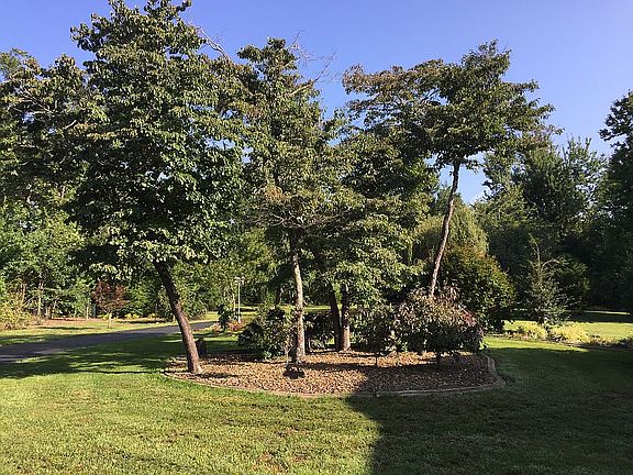 5th image of 69 Russett Ln