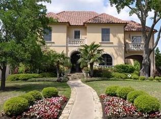 3200 Villanova St, Dallas, TX 75225