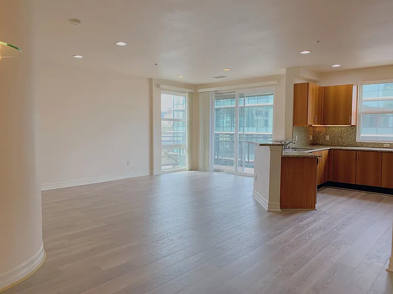550 Park Blvd #2407 — Photo 2