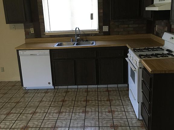 2nd image of 801 Sportsman Dr