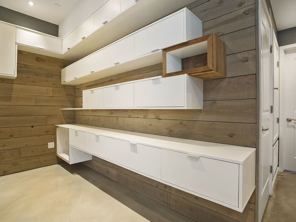 1st image of 2393 N Silver Lake Blvd #6