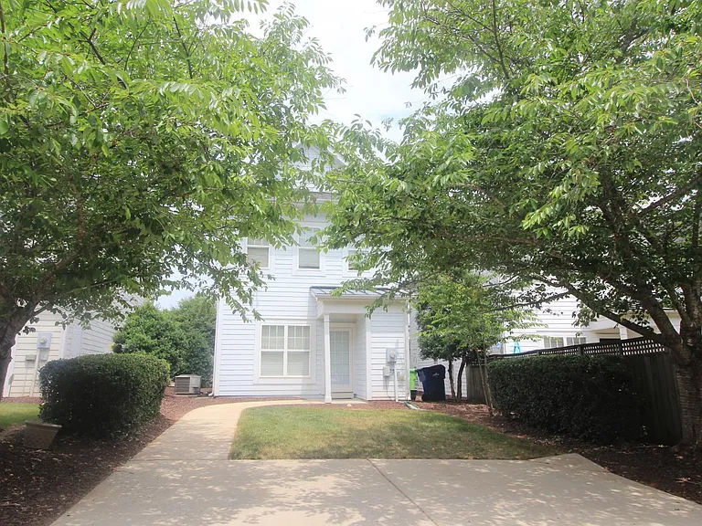 7745 Acc Blvd — Photo 20