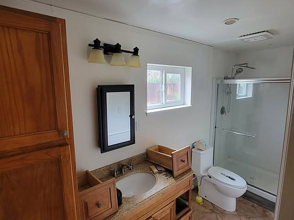5th image of 3415 Camby Rd