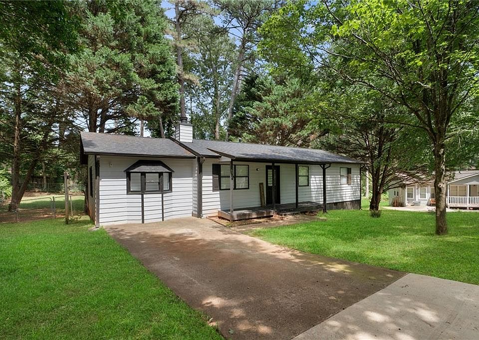 1st image of 672 Lookout Ct