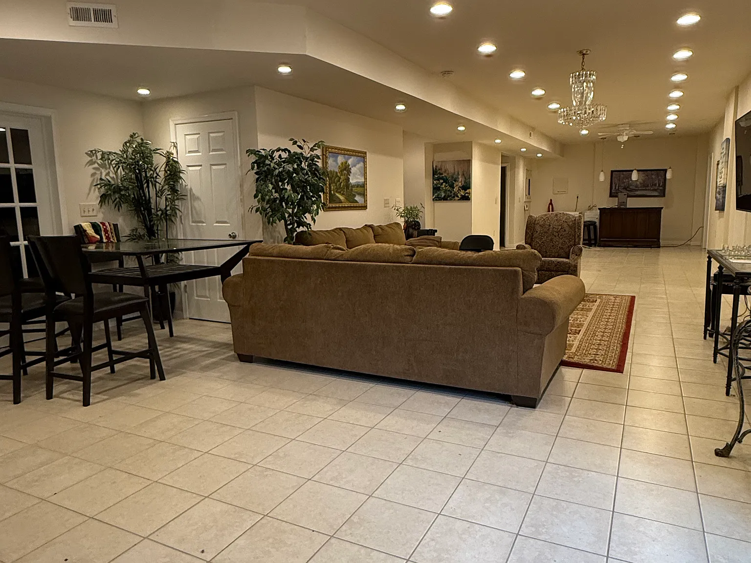 2 bed, $2,050 — Photo 2