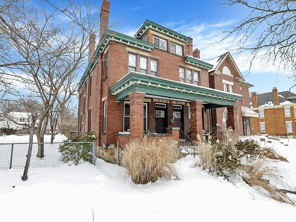 3rd image of 1456-1458 Bryden Rd