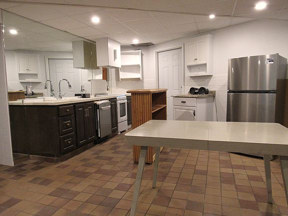 3rd image of 7 Oak Ave #2