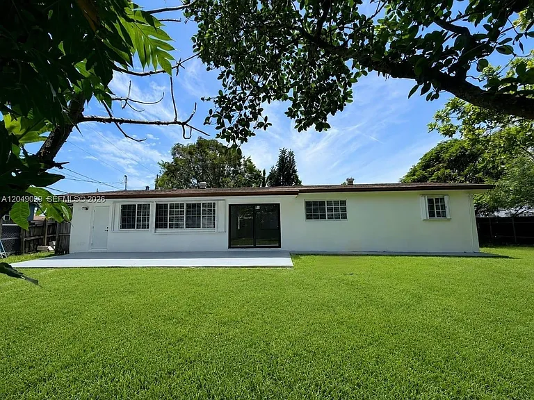 19202 NW 23rd Ct — Photo 2
