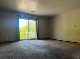 1616 W 42nd St APT 9-13, Davenport, IA 52806