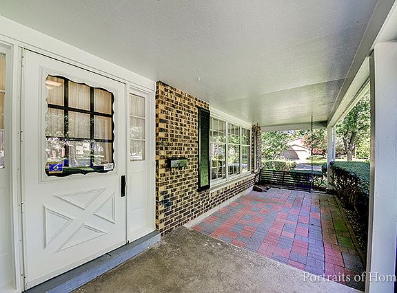 3rd image of 433 Burr Oak Ct