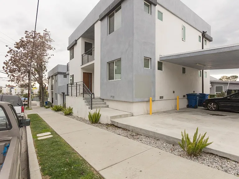 307 N Douglas St #307 — Photo 2