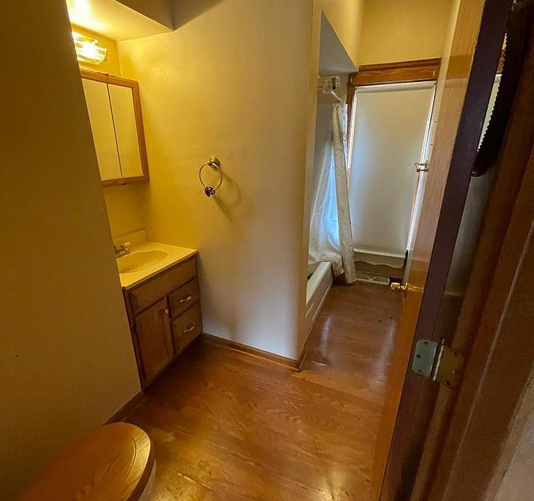2nd image of 428 W 2nd Ave APT 1